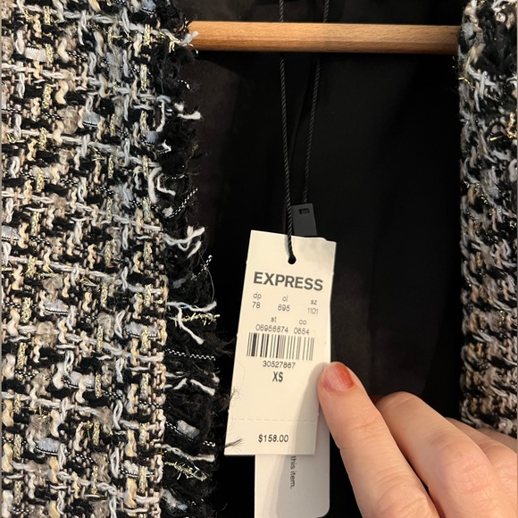 NWT Express tweed blazer with gold button pocket detail. - Picture 3 of 5